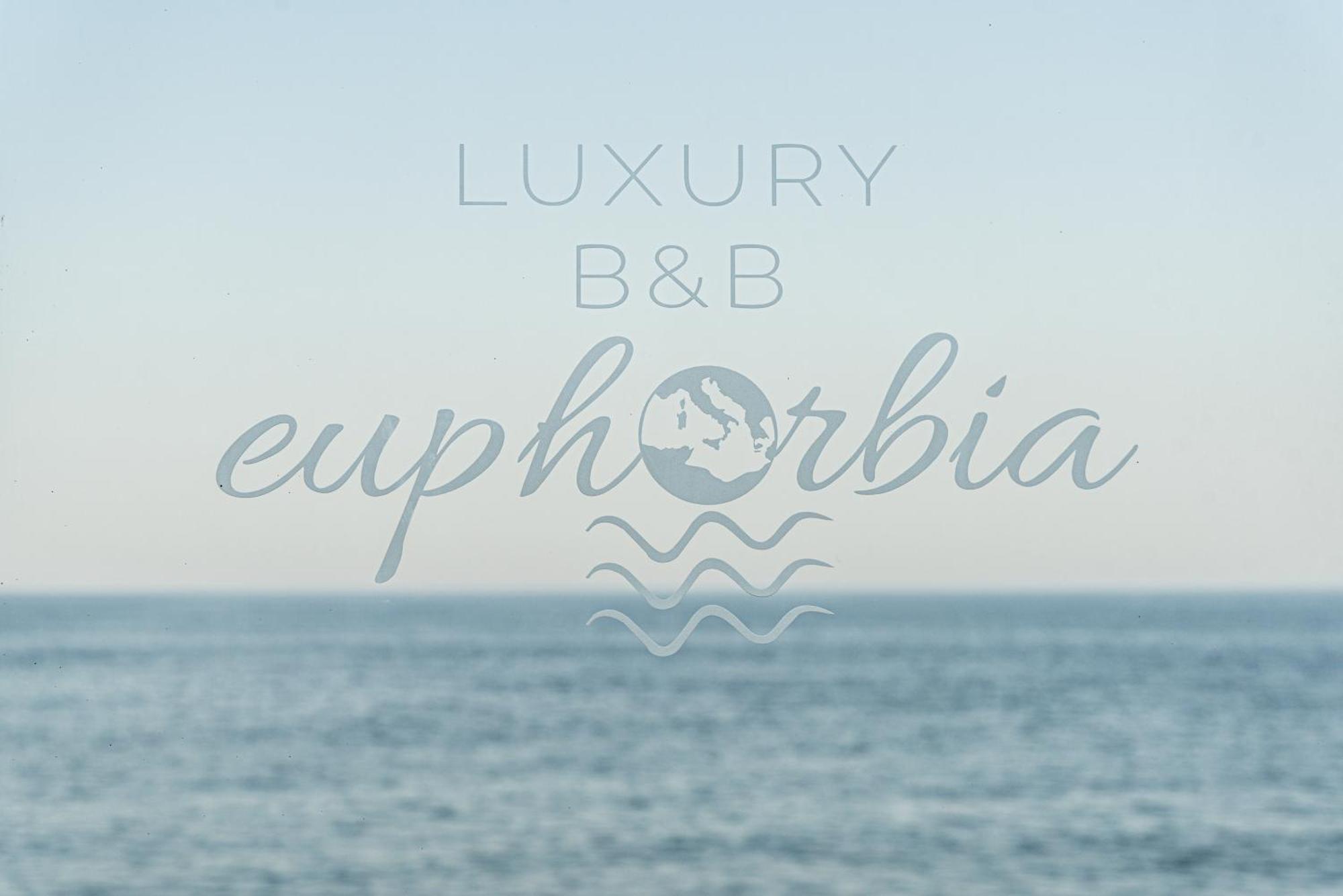 Luxury B&B Euphorbia アチレアーレ エクステリア 写真
