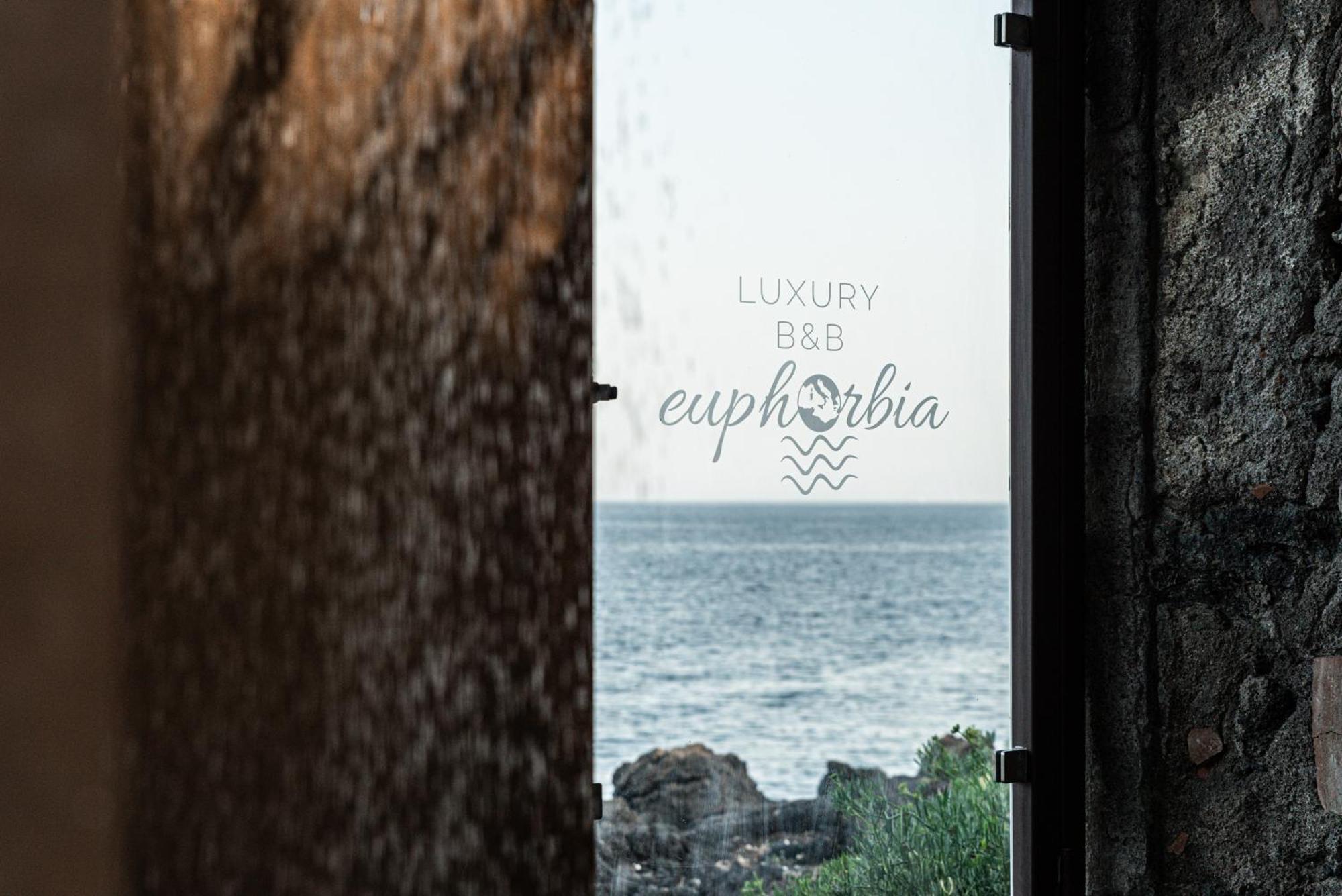 Luxury B&B Euphorbia アチレアーレ エクステリア 写真