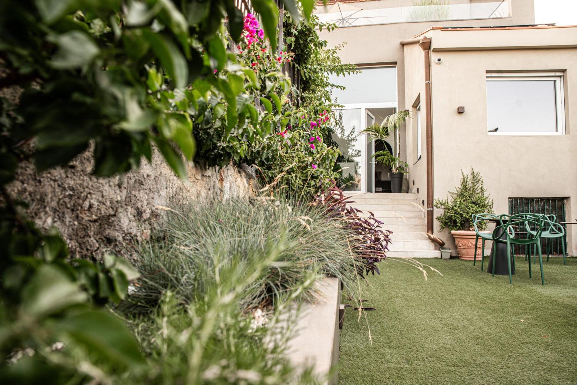Luxury B&B Euphorbia アチレアーレ エクステリア 写真